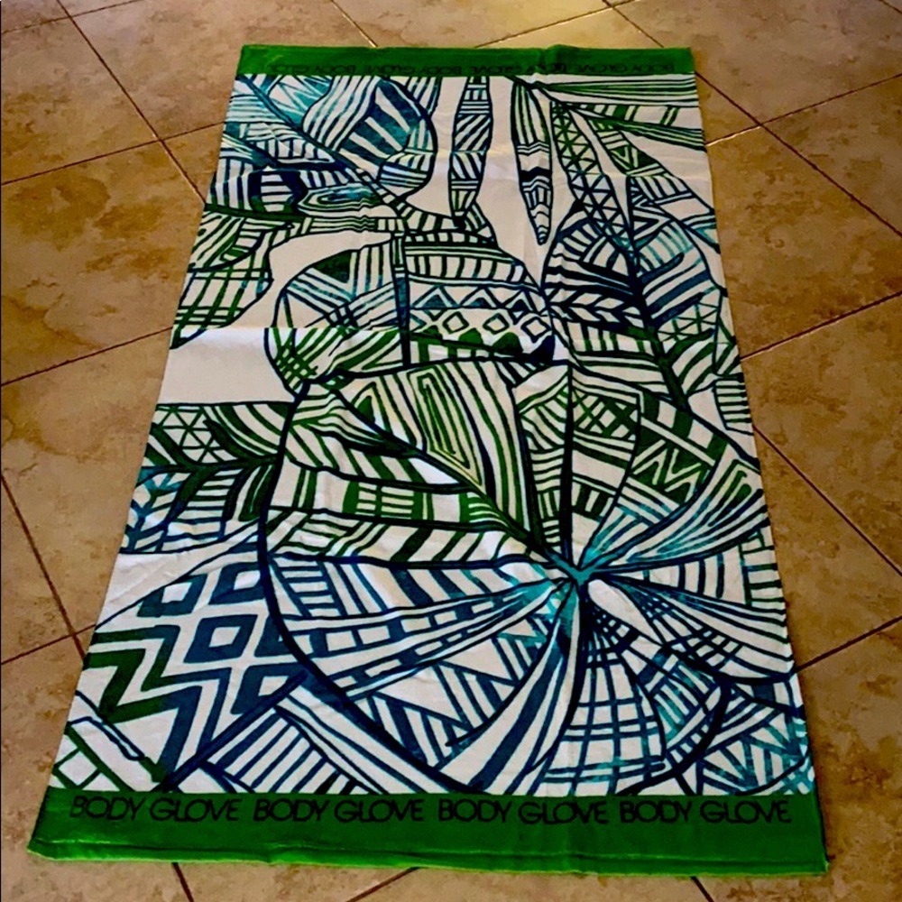 2 Body Glove Beach Towel NWT